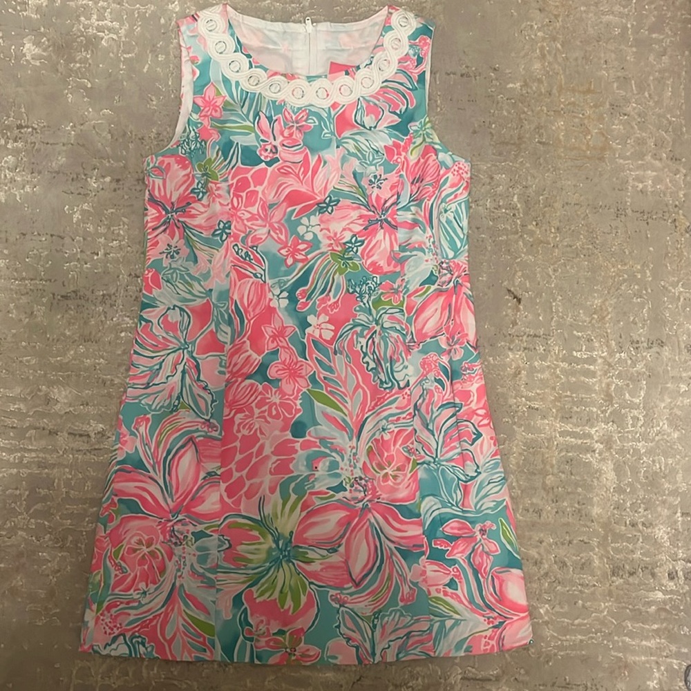 Lilly Pulitzer Girl Shift Dress Size 8 Embroidered Floral Print never worn.